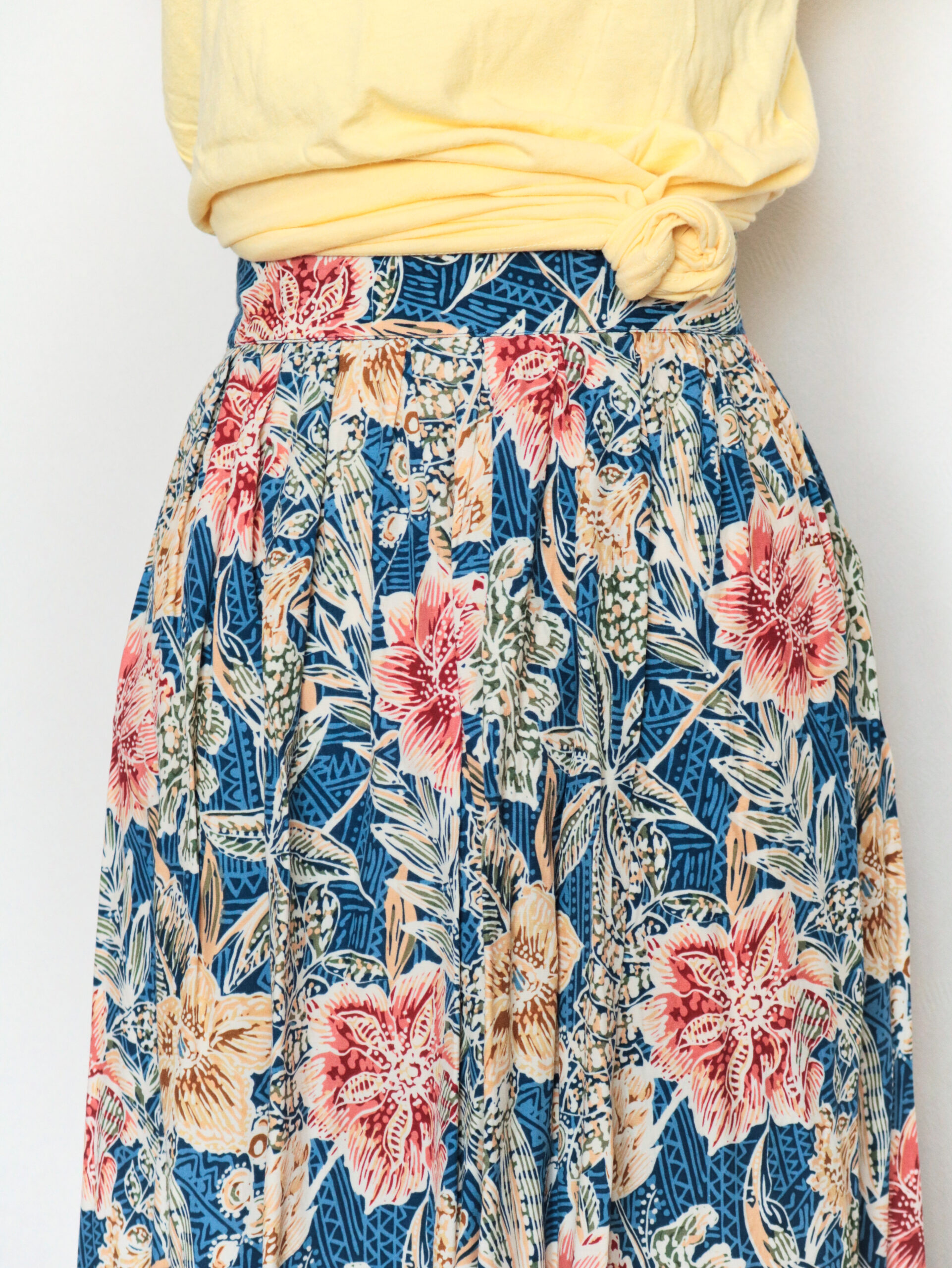 Vintage Blue Colored Flower Print Flared Skirt-1