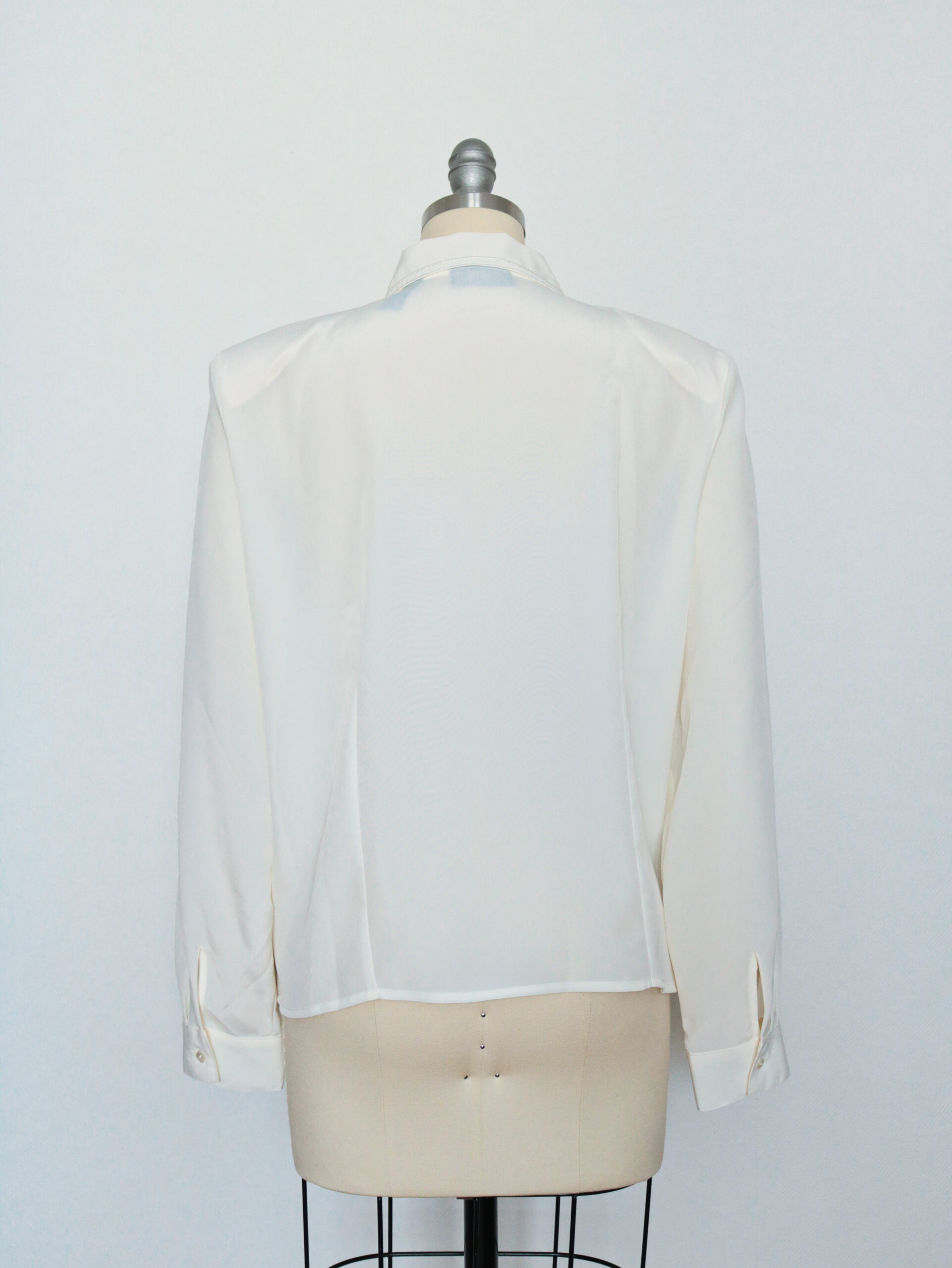 Vintage Ivory Cutout Collar Embroidered Long Sleeve Blouse-3