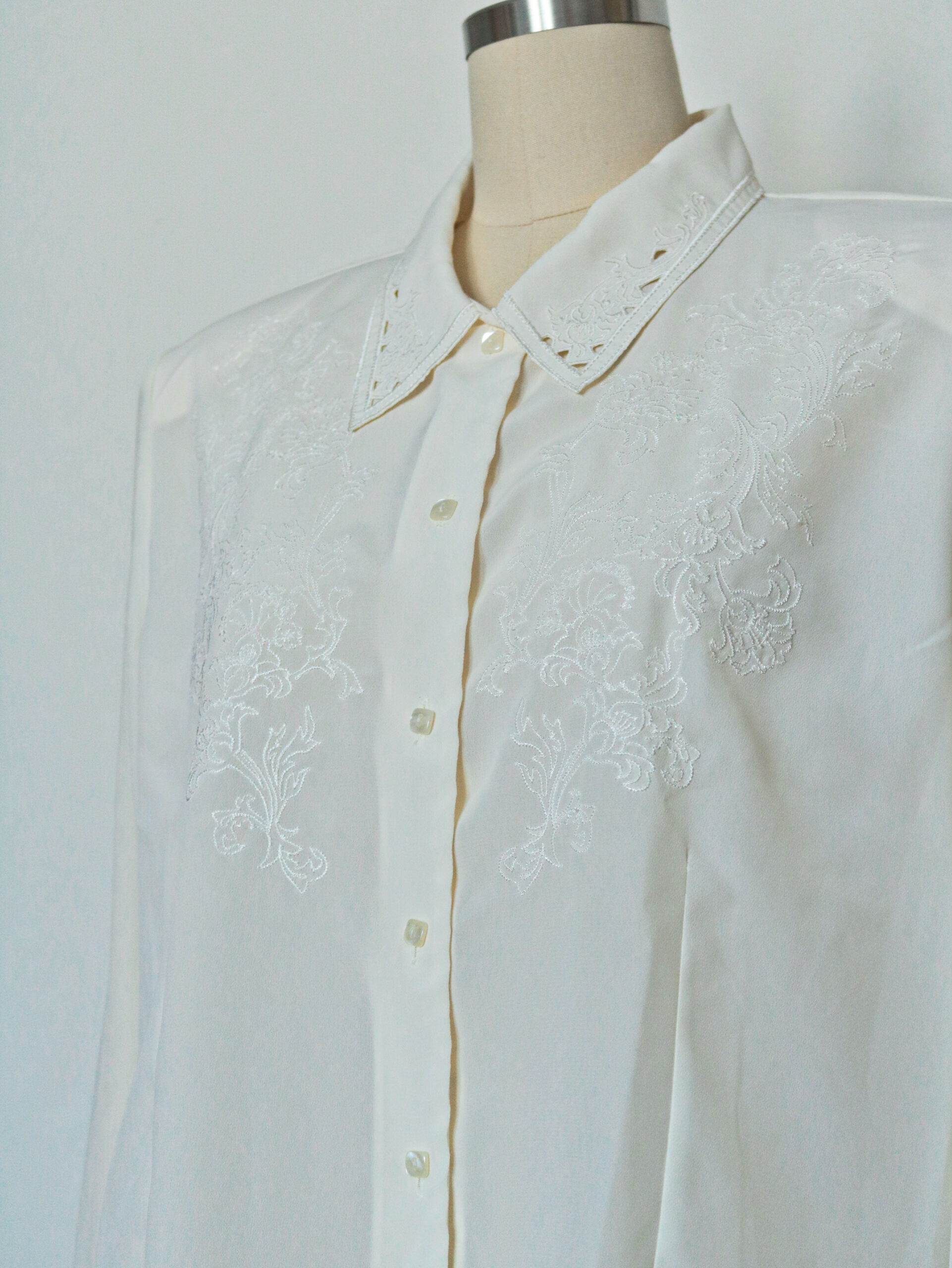 Vintage Ivory Cutout Collar Embroidered Long Sleeve Blouse-6