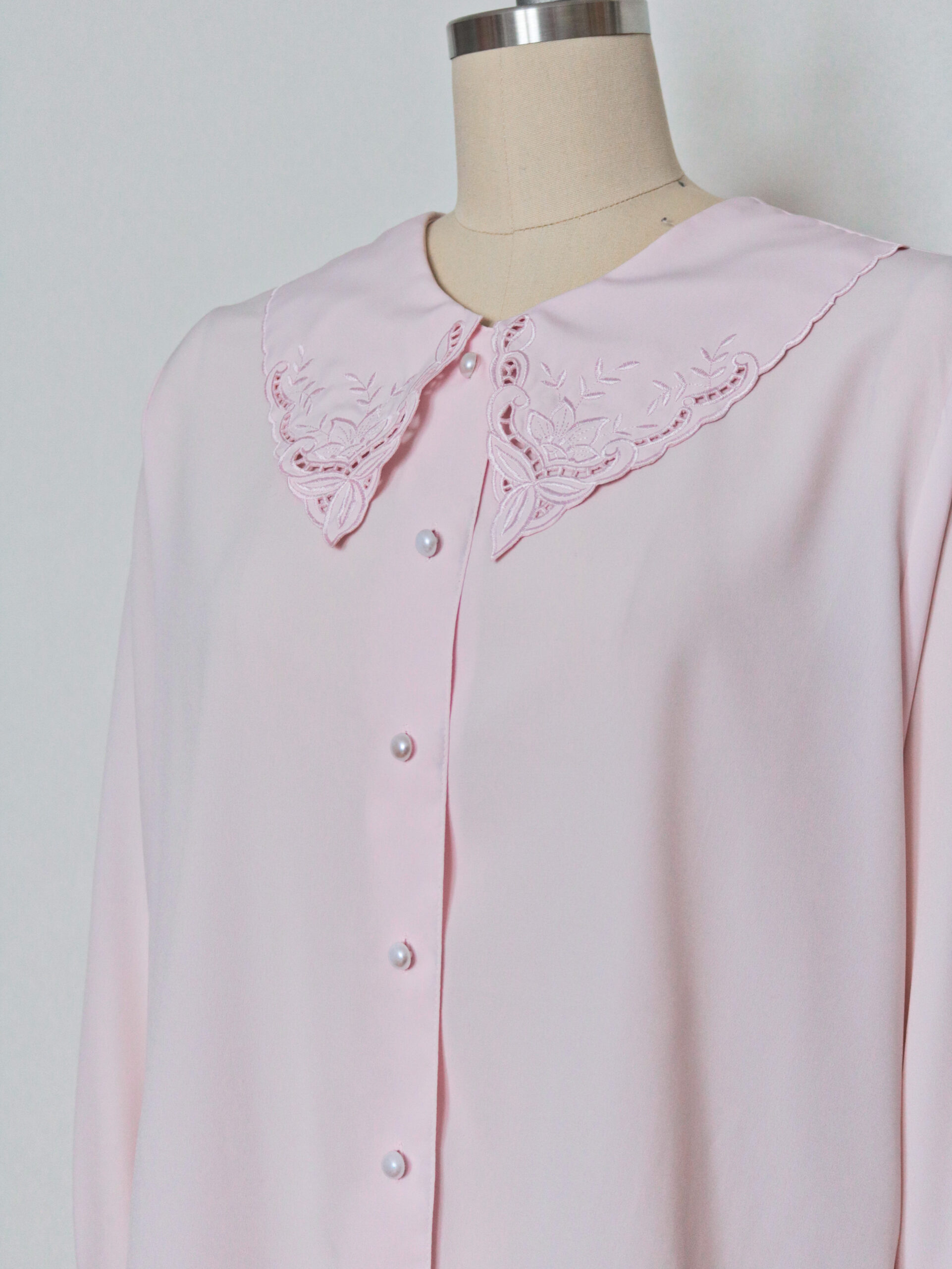 Vintage Pale Pink Cutout Embroidered Peter Pan Collar Blouse-5